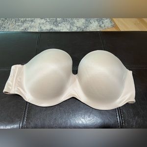 Body by Victoria strapless bra